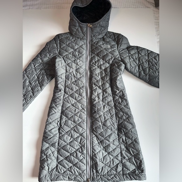 The North Face ThermoBall Parka Jacket Womens XS Gray Quilted Hooded Long Puffer - Picture 5 of 12